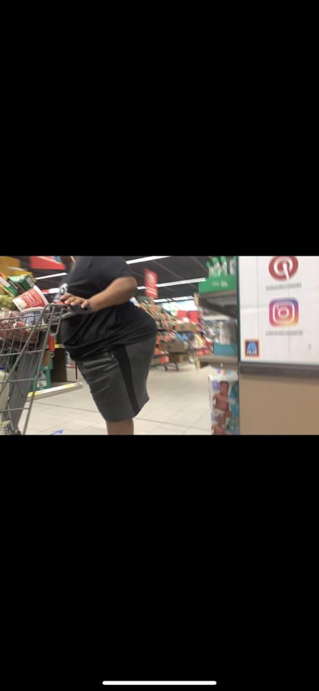 11P HUMONGOUS ASS GILF IN SWEAT SHORTS
