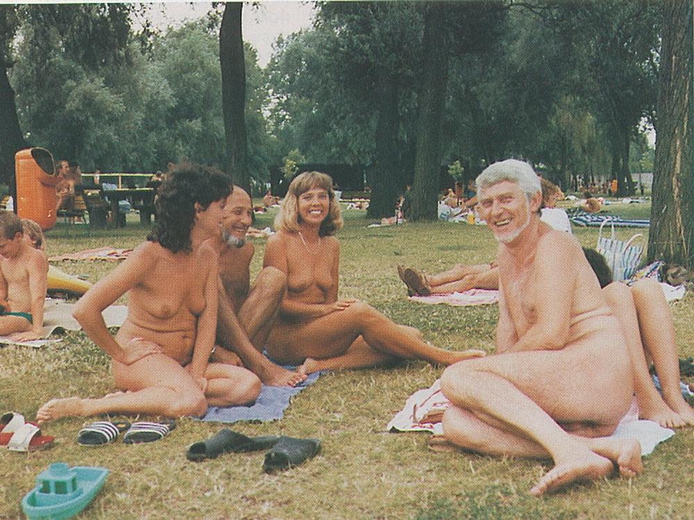 25P Naked people of vintage photos Vol. 2