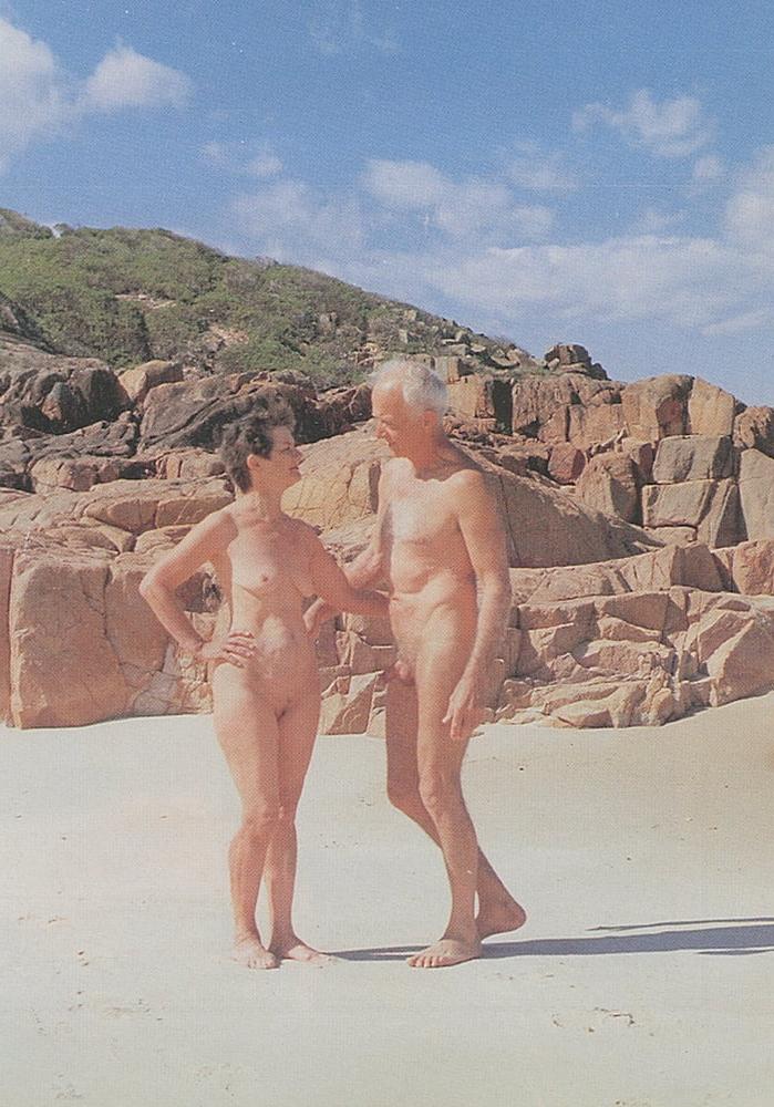 25P Naked people of vintage photos Vol. 2
