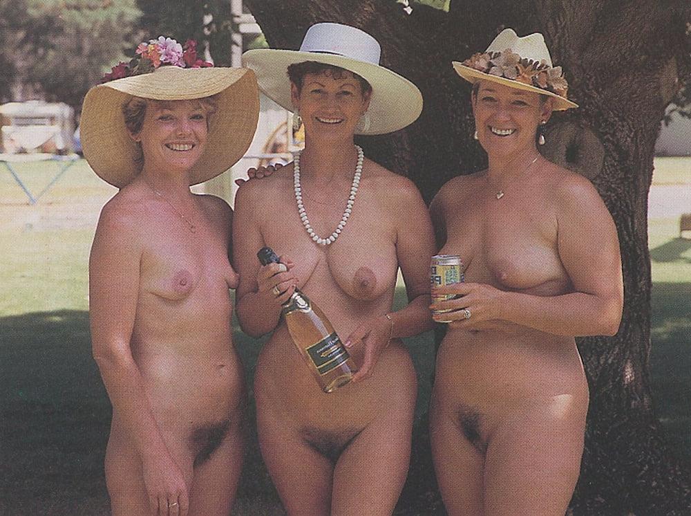 25P Naked people of vintage photos Vol. 2