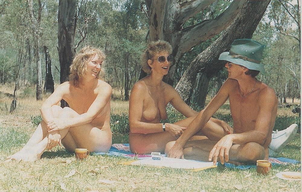 25P Naked people of vintage photos Vol. 2
