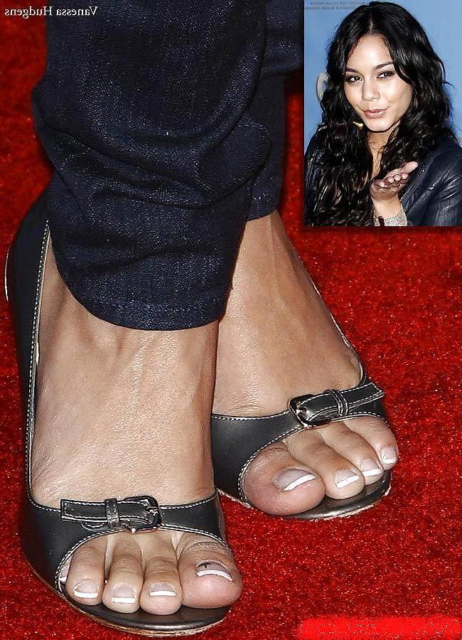 16P Celebrity feet 
