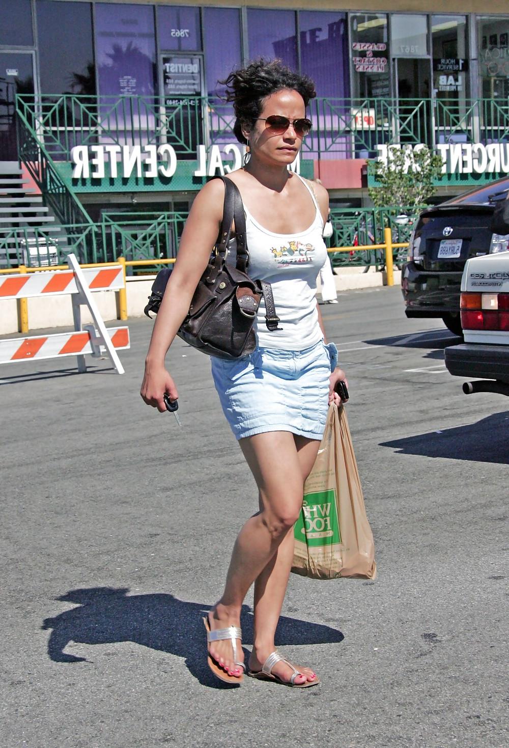 16P Celebrity feet 