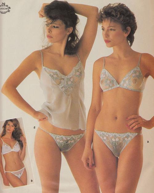 25P Vintage lingerie catalogues, mainly 1980's