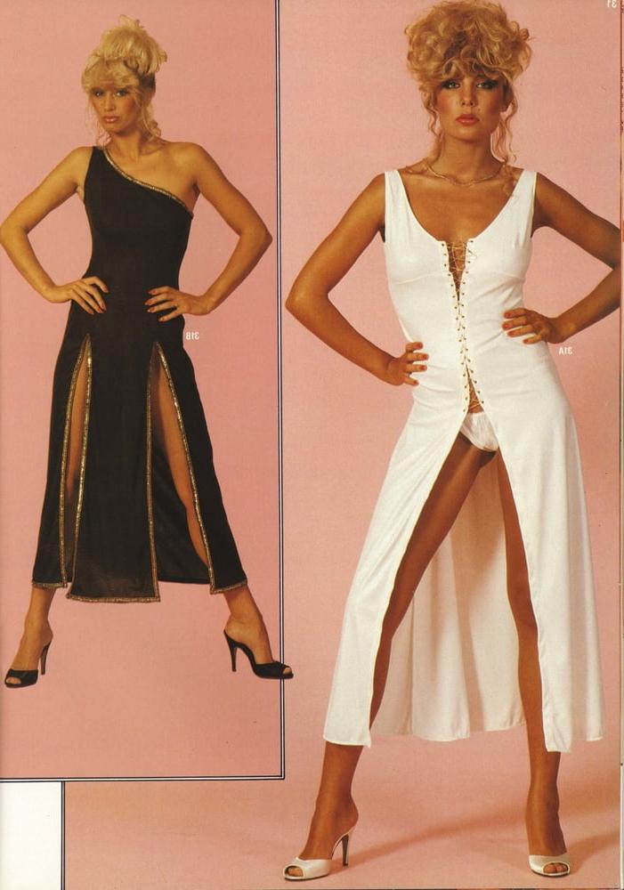 25P Vintage lingerie catalogues, mainly 1980's