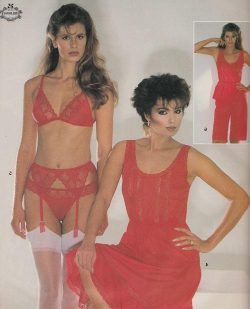 25P Vintage lingerie catalogues, mainly 1980's