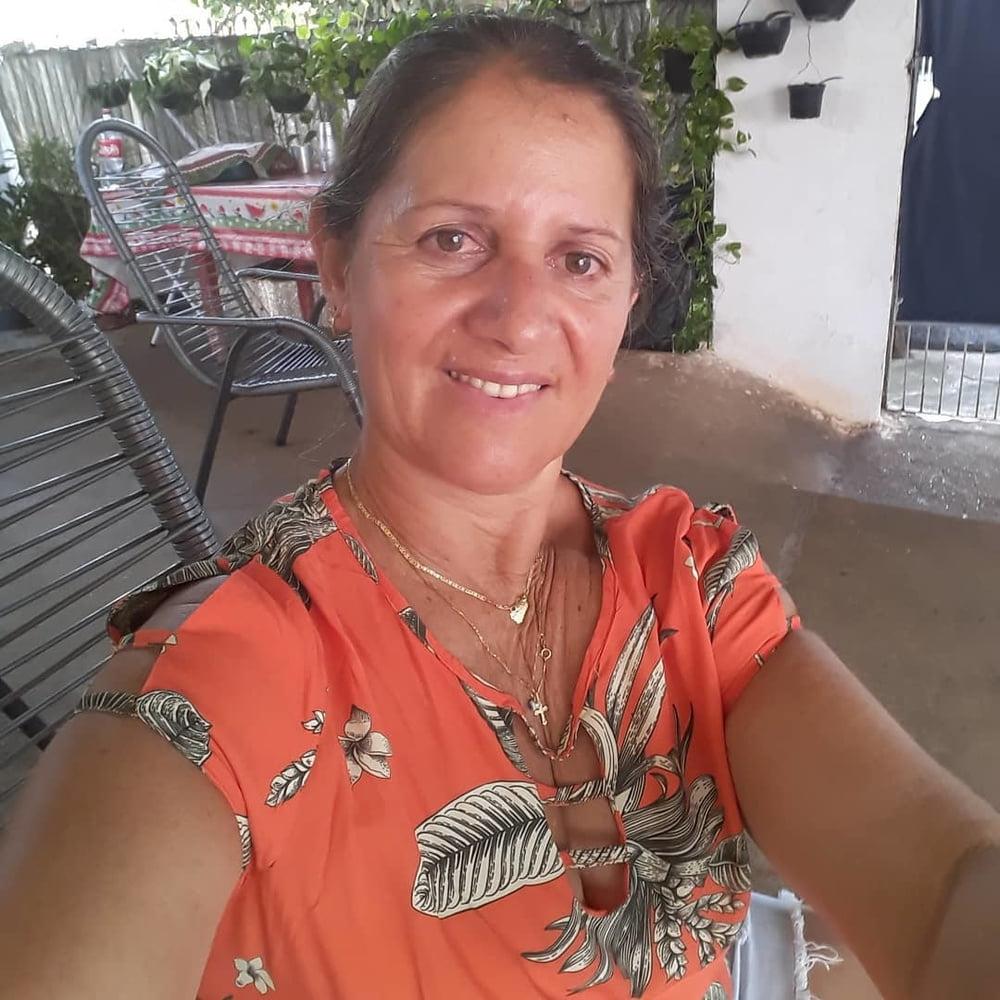 12P Simple and sexy gilf