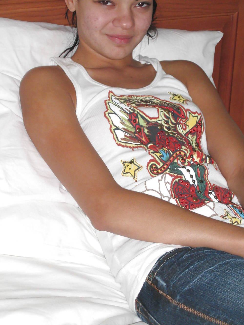 25P Sweet Exotic MILF