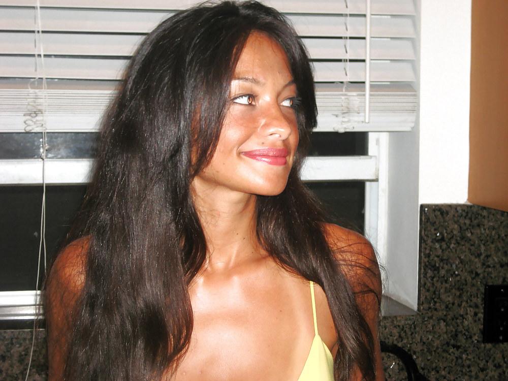 25P Sweet Exotic MILF