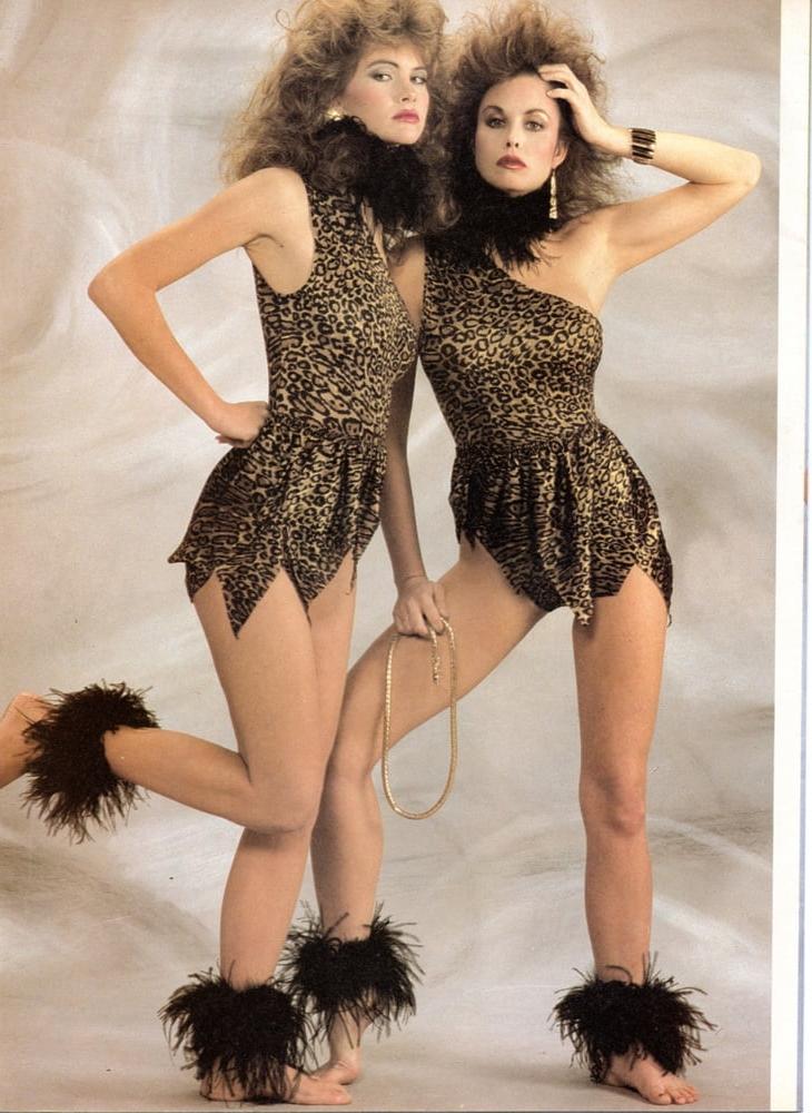 25P Vintage lingerie catalogues, mainly 80's