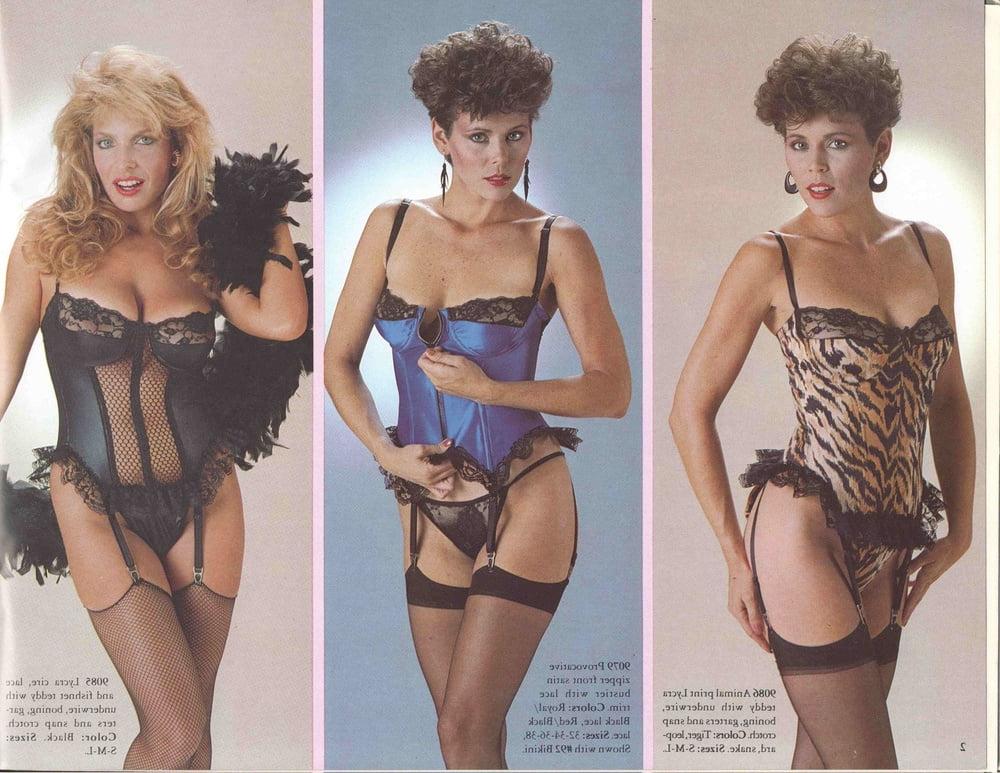 25P Vintage lingerie catalogues, mainly 80's