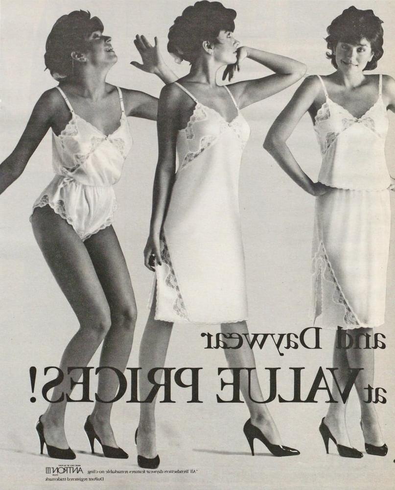 25P Vintage lingerie catalogues, mainly 80's