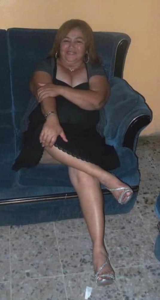 10P Abuela casada y coqueta