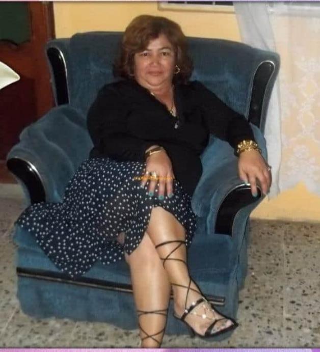 10P Abuela casada y coqueta