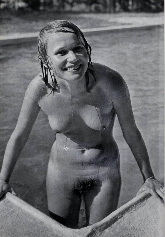 25P Naked Vintage Girls 65