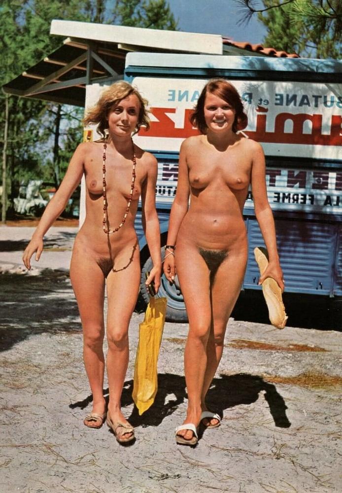 25P Naked Vintage Girls 65