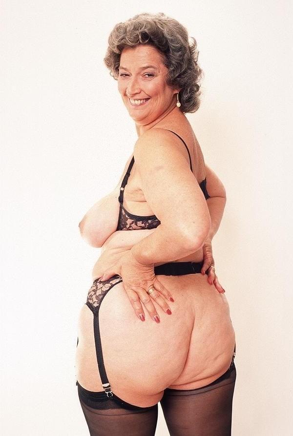 25P GILF Heaven