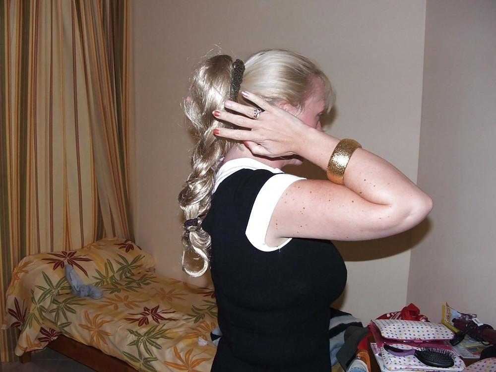 25P Busty & Tall Mature Blonde