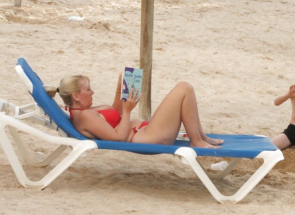 25P Busty & Tall Mature Blonde