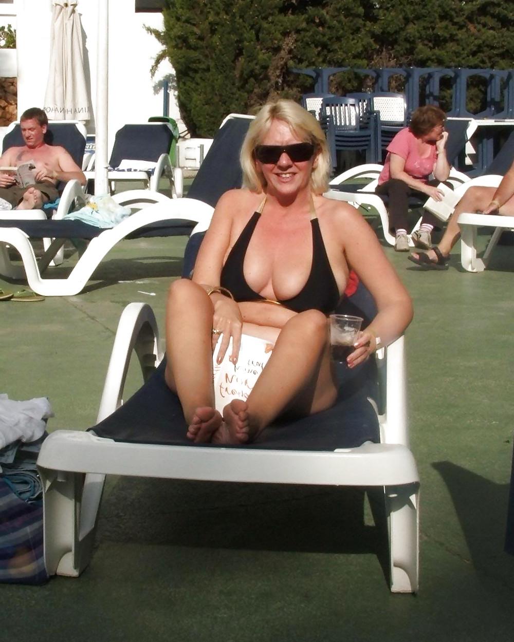 25P Busty & Tall Mature Blonde