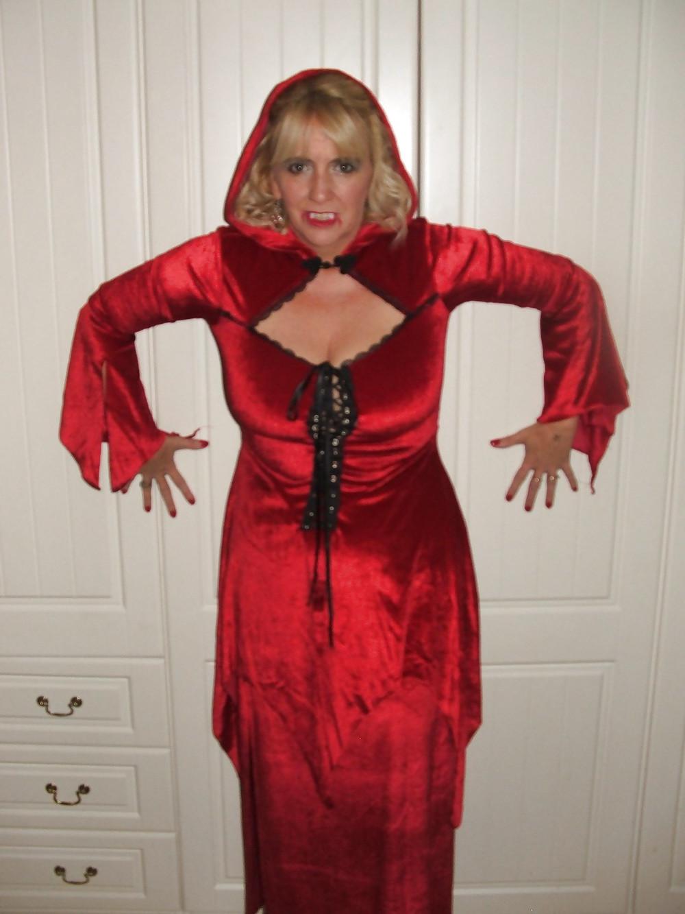 25P Busty & Tall Mature Blonde