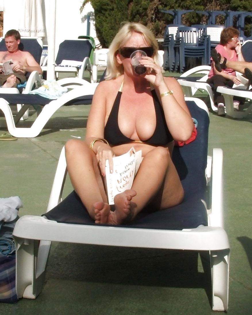 25P Busty & Tall Mature Blonde