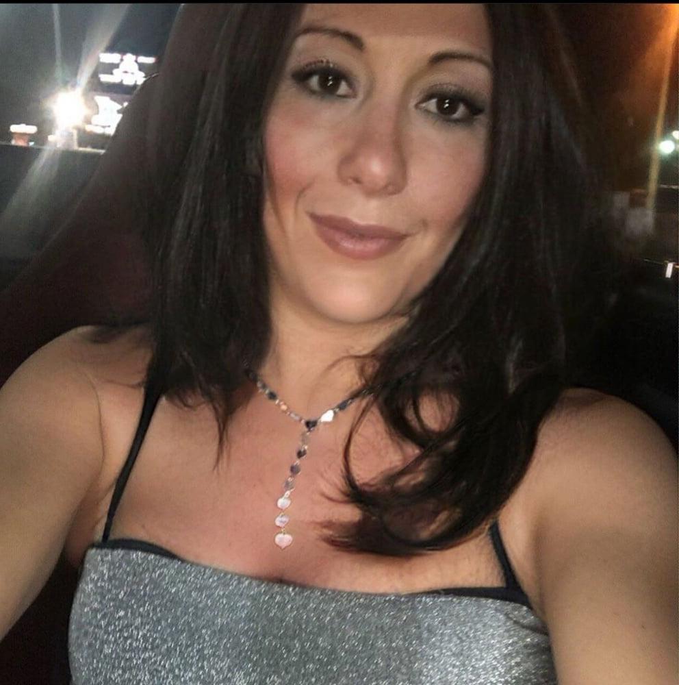 25P Fuckable Milfs and Gilfs 2