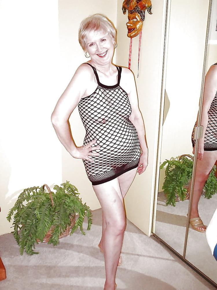 25P MATURES DRESSED LIKE SLUTS 42