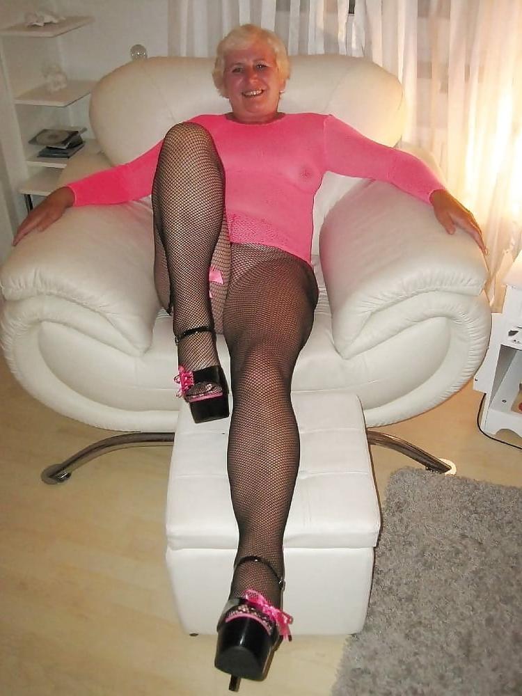 25P MATURES DRESSED LIKE SLUTS 42