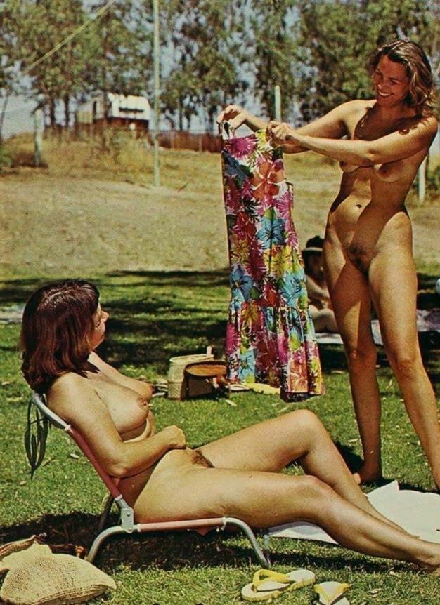 25P Naked Vintage Girls 66