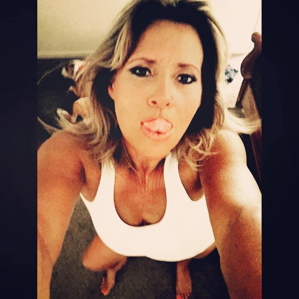25P 52 Naughty Gilf