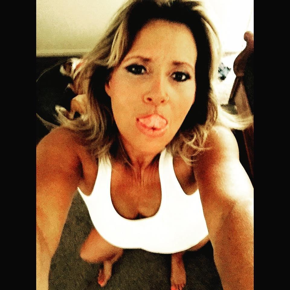 25P 52 Naughty Gilf