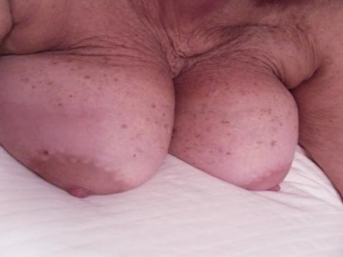 25P Exposed Gilf Marti Big Giant  Titts