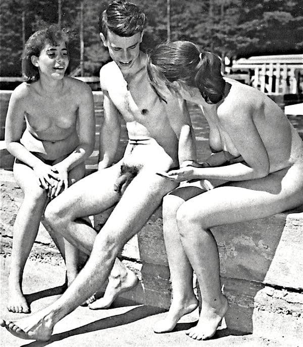 25P Vintage Nudists 31