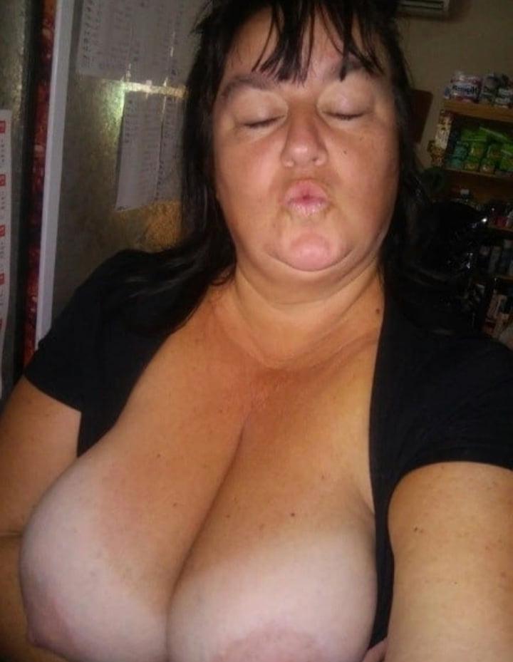 16P Maduras latinas
