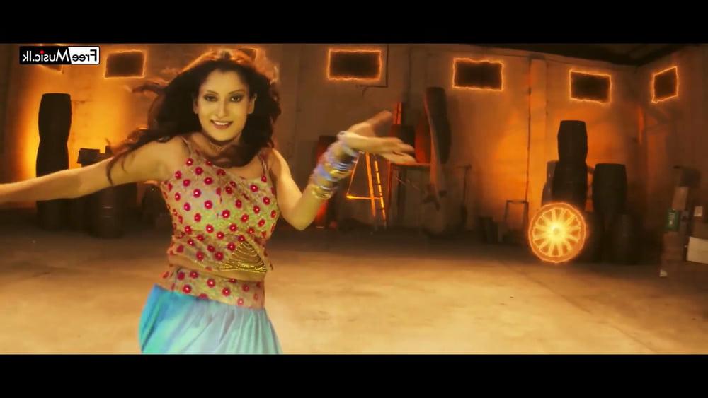 25P sl actress hot saree and armpit