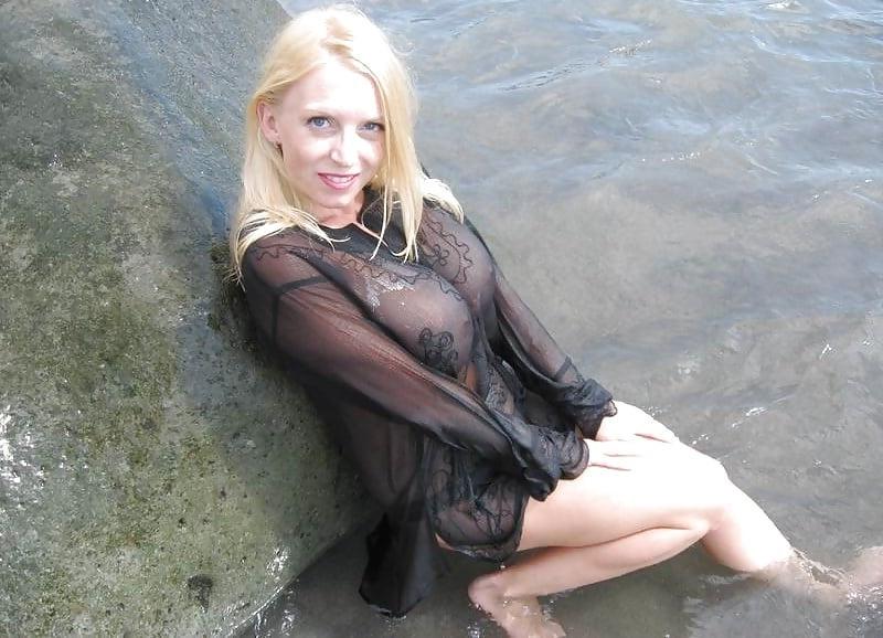 25P mature in lingerie
