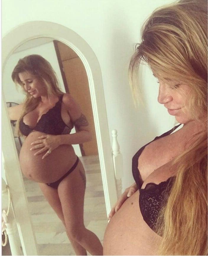 25P Pregnant hot