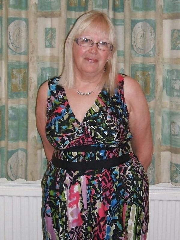 10P BBW Sue from the UK