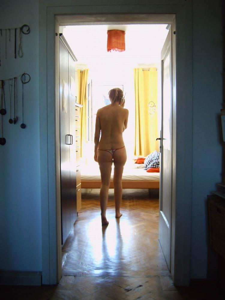 25P Female Form (From The Rear) 181
