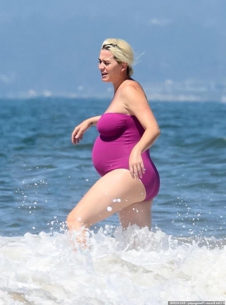18P Pregnant Katy Perry