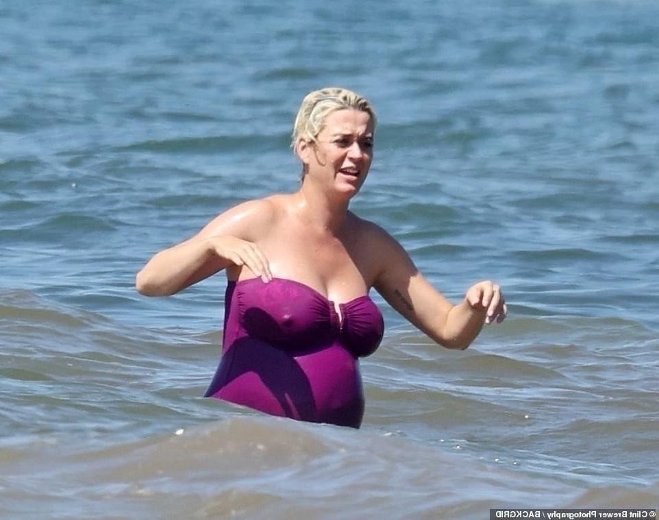 18P Pregnant Katy Perry