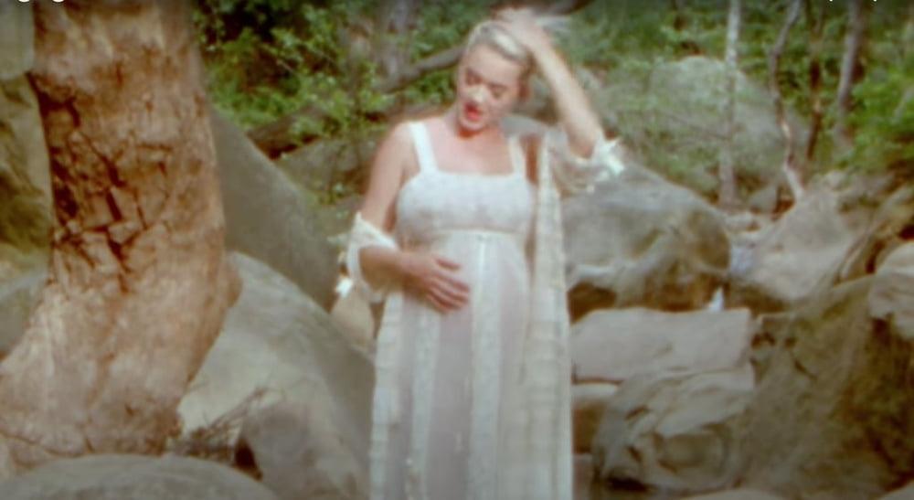 18P Pregnant Katy Perry