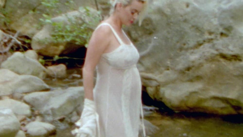 18P Pregnant Katy Perry