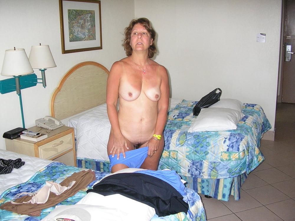 18P Solo Hot MILFs-Matures-Babes In Sexy Mix #1 By TBM