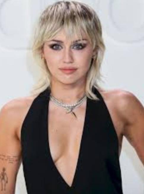 16P Celebrity girls I want in my bed