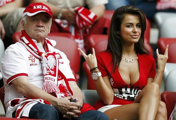 13P Sexy Football Girls