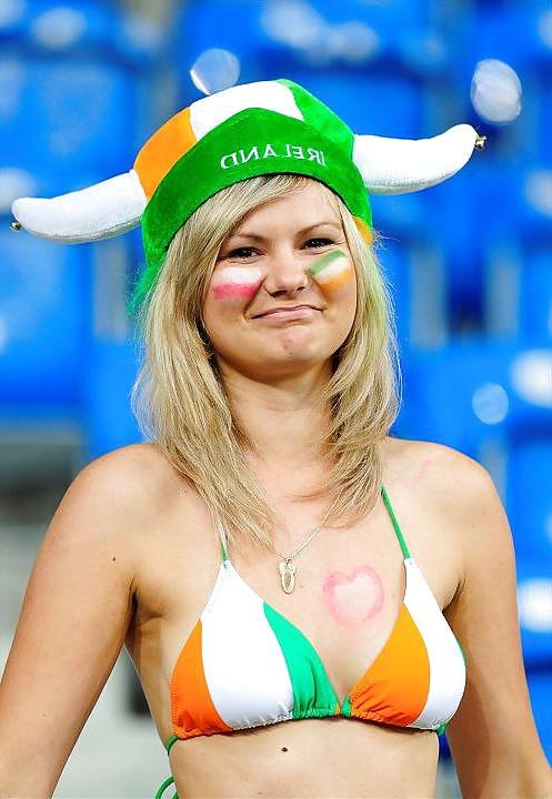 13P Sexy Football Girls
