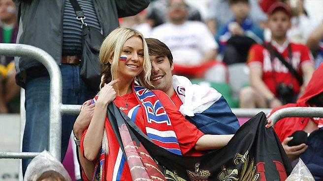13P Sexy Football Girls