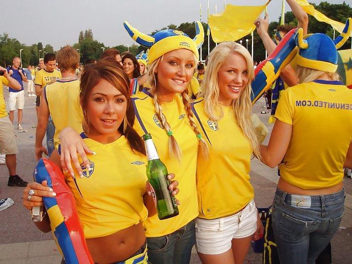 13P Sexy Football Girls